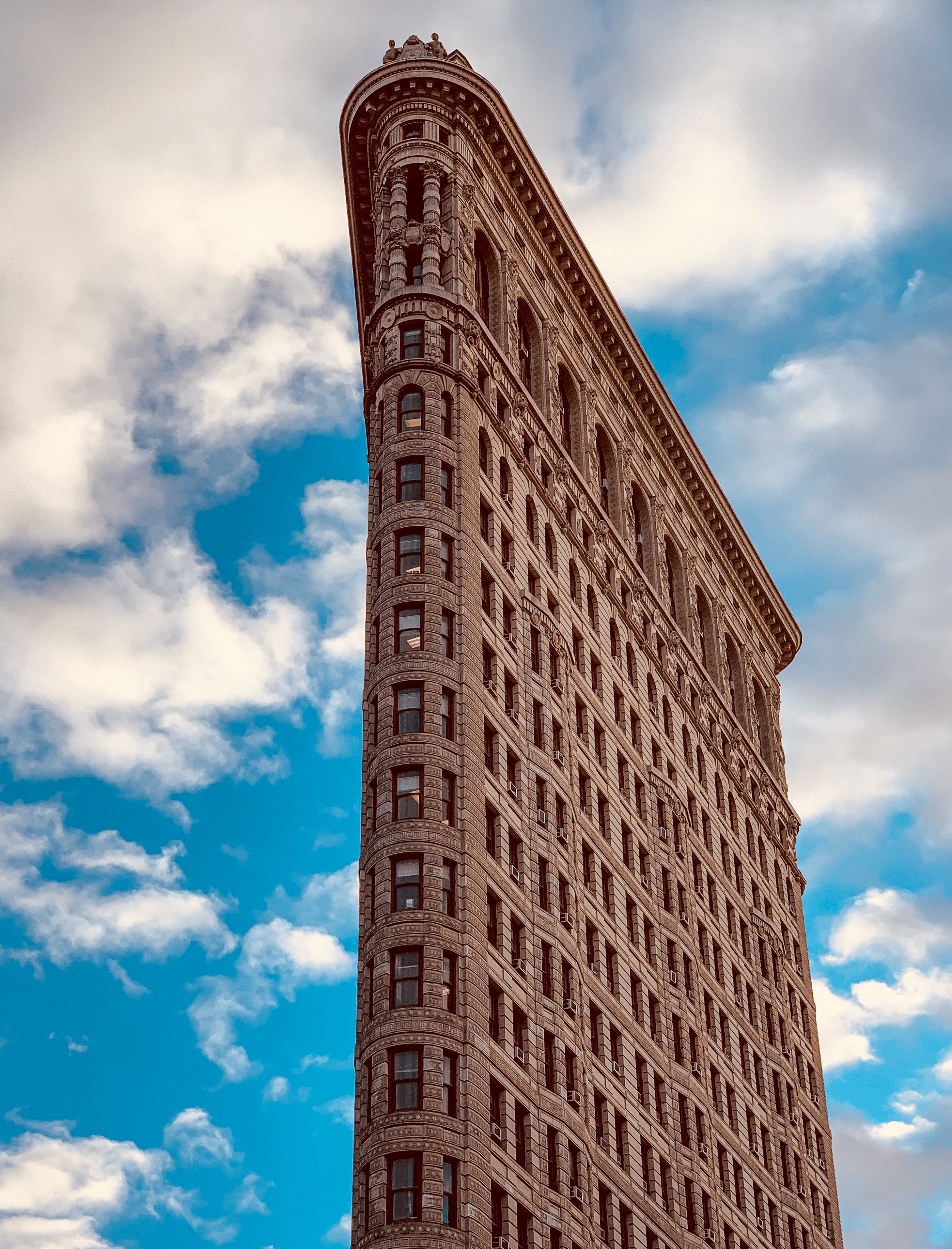 2917x3828 Flatiron Building NYC Jan 03 2019.png