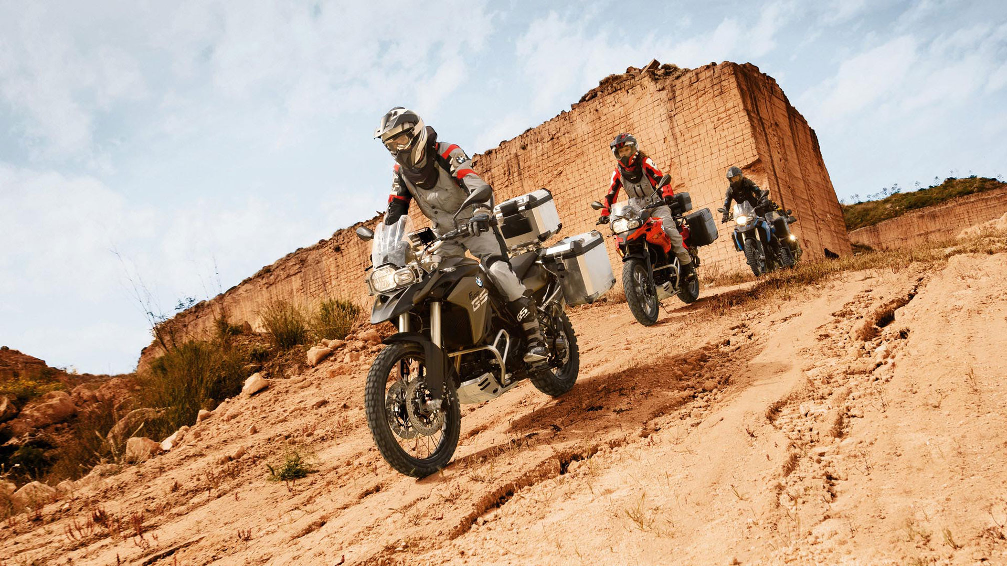 2015x1133 BMW F800GS Adventure (2014 2015) Specs, Performance & Photo