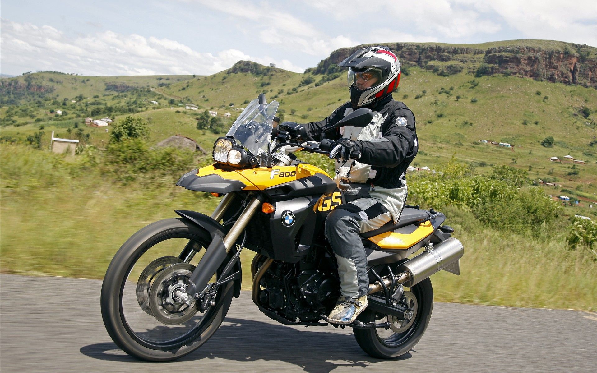 1920x1200 F800gs Trophy Bmw 800 Gs Adventure HD Wallpaper: BMW F800GS Motorcycle, Yellow And Black Sport Bike