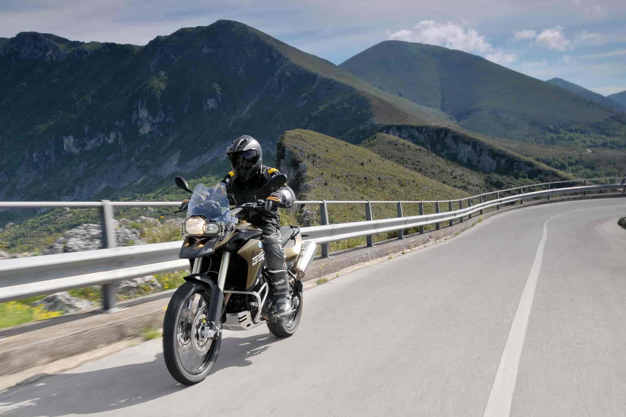 2000x1333 BMW F800GS Review