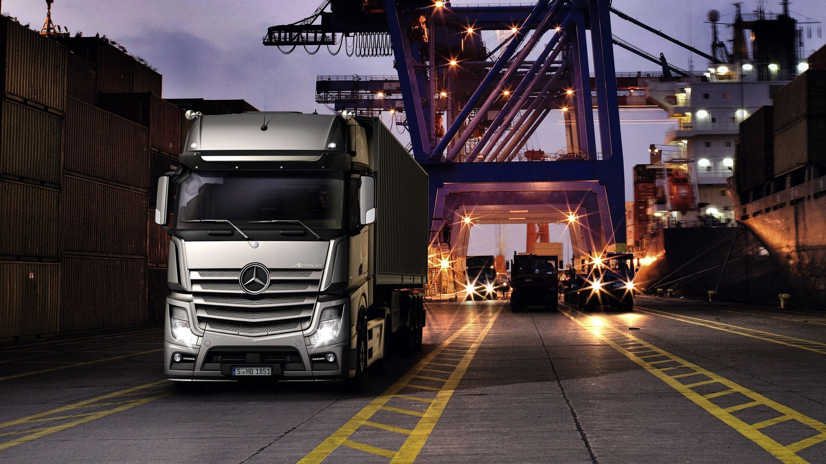 2870x1614 Wallpaper crane, port, Mercedes, cargo, Actros for mobile and desktop, section грузовики, resolution 2870x1614