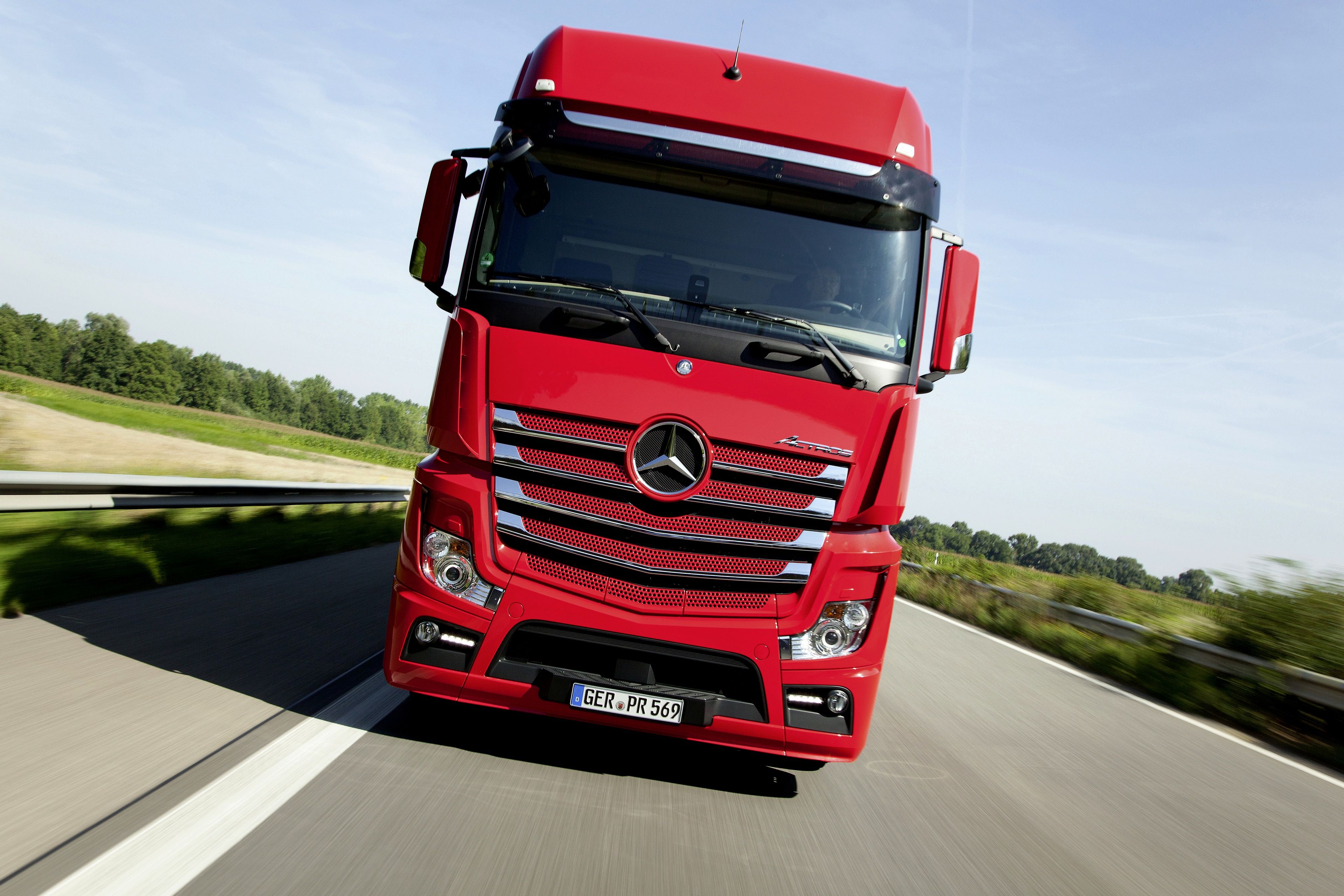 3840x2560 Mercedes Benz Actros Phone Wallpaper: Free 4K & HD Downloads