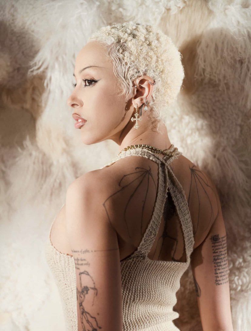 828x1093 DojaCat's “Scarlet 2: CLAUDE” enters the of Apple Music US & UK at & respectively