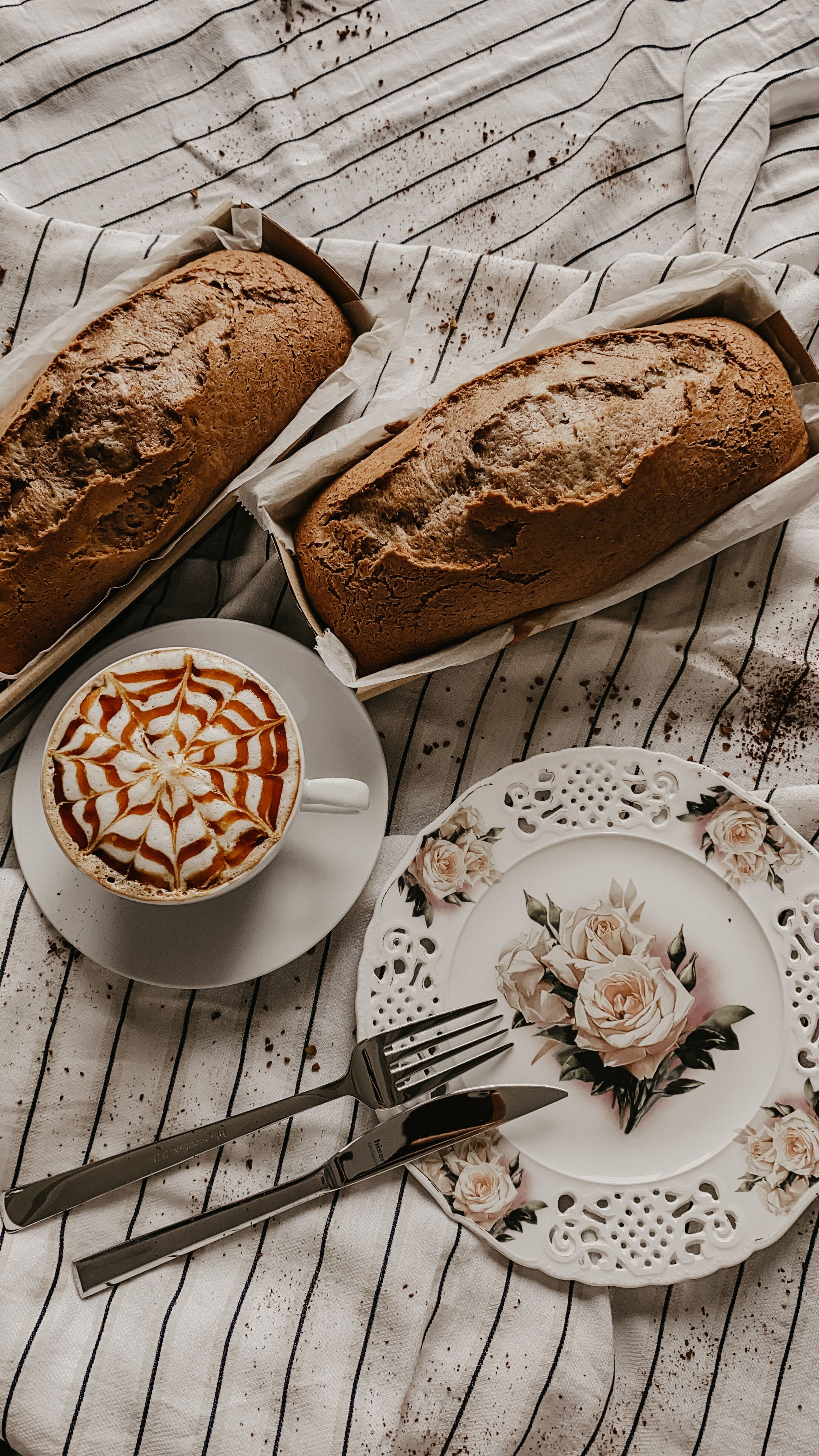 2160x3840 Bread Wallpaper