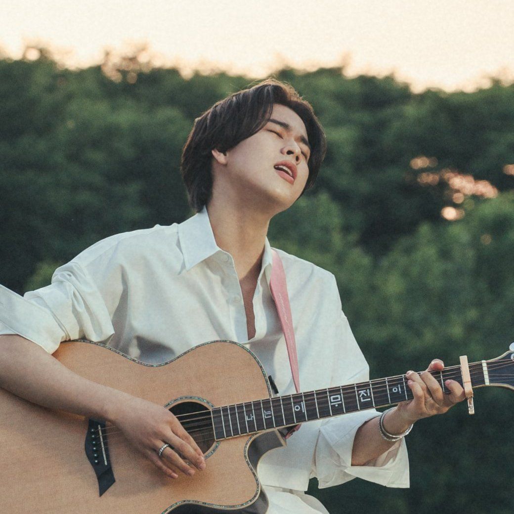 1040x1040 Lee Mujin music, videos, stats, and photo