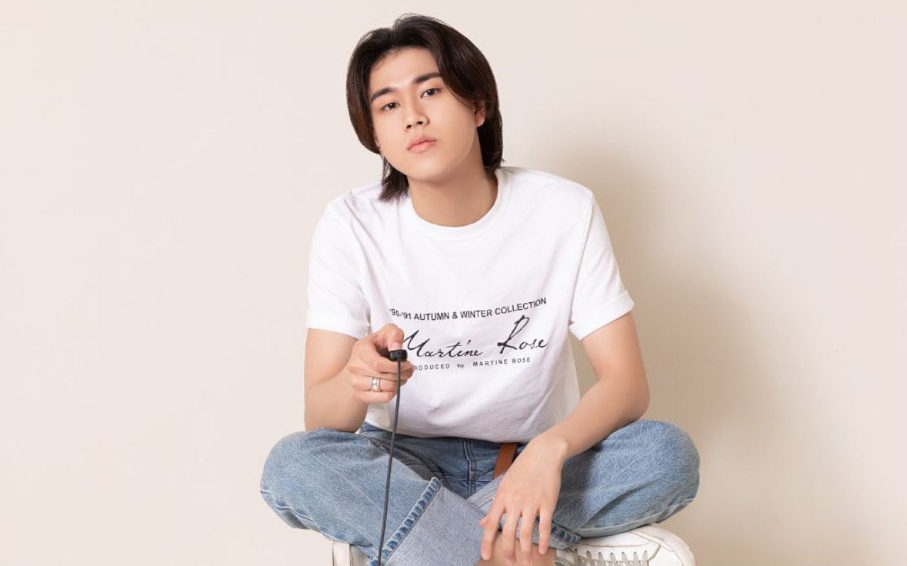 1280x800 Bantah Tudingan Jiplak Lagu Musisi Jepang, 10 Potret Maskulin Lee Mujin