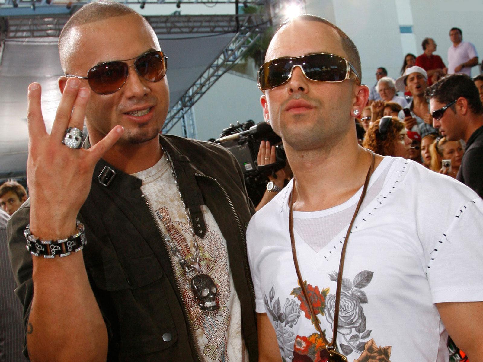 1600x1200 Yandel Wallpaper