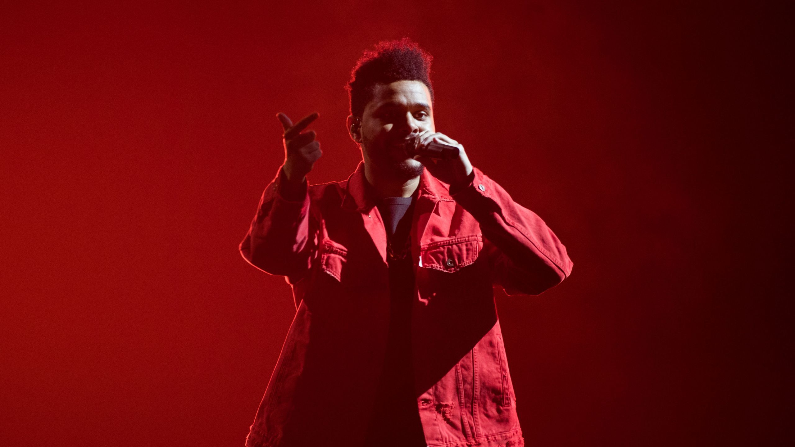 2560x1440 The Weeknd and Daft Punk Share New “I Feel It Coming” Video