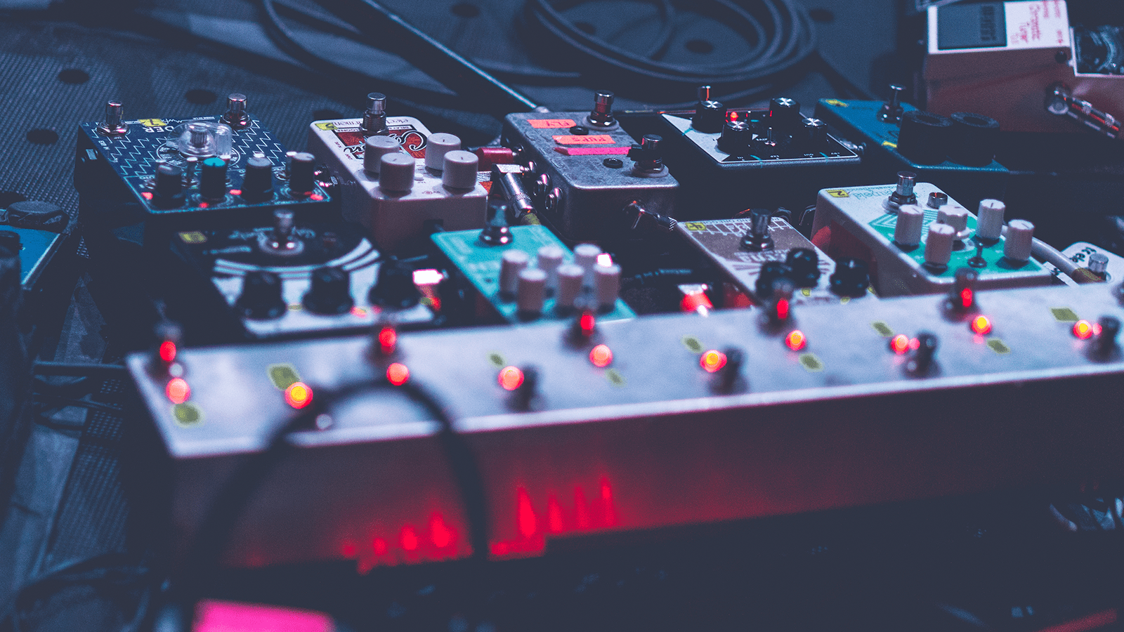 1600x900 Unleashing Sonic Magic: The Art of Guitar Pedals
