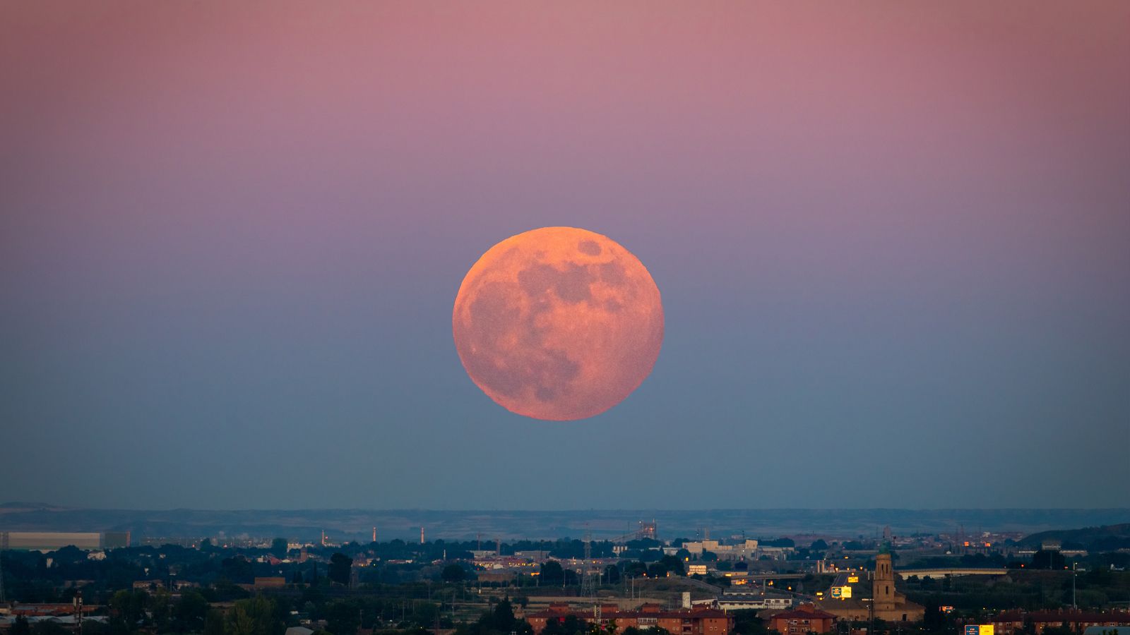 1600x900 Strawberry moon: What the June full moon means for your zodiac Los Angeles