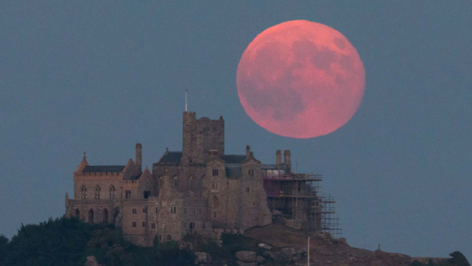 1600x900 Weather Words: 'Strawberry Moon'