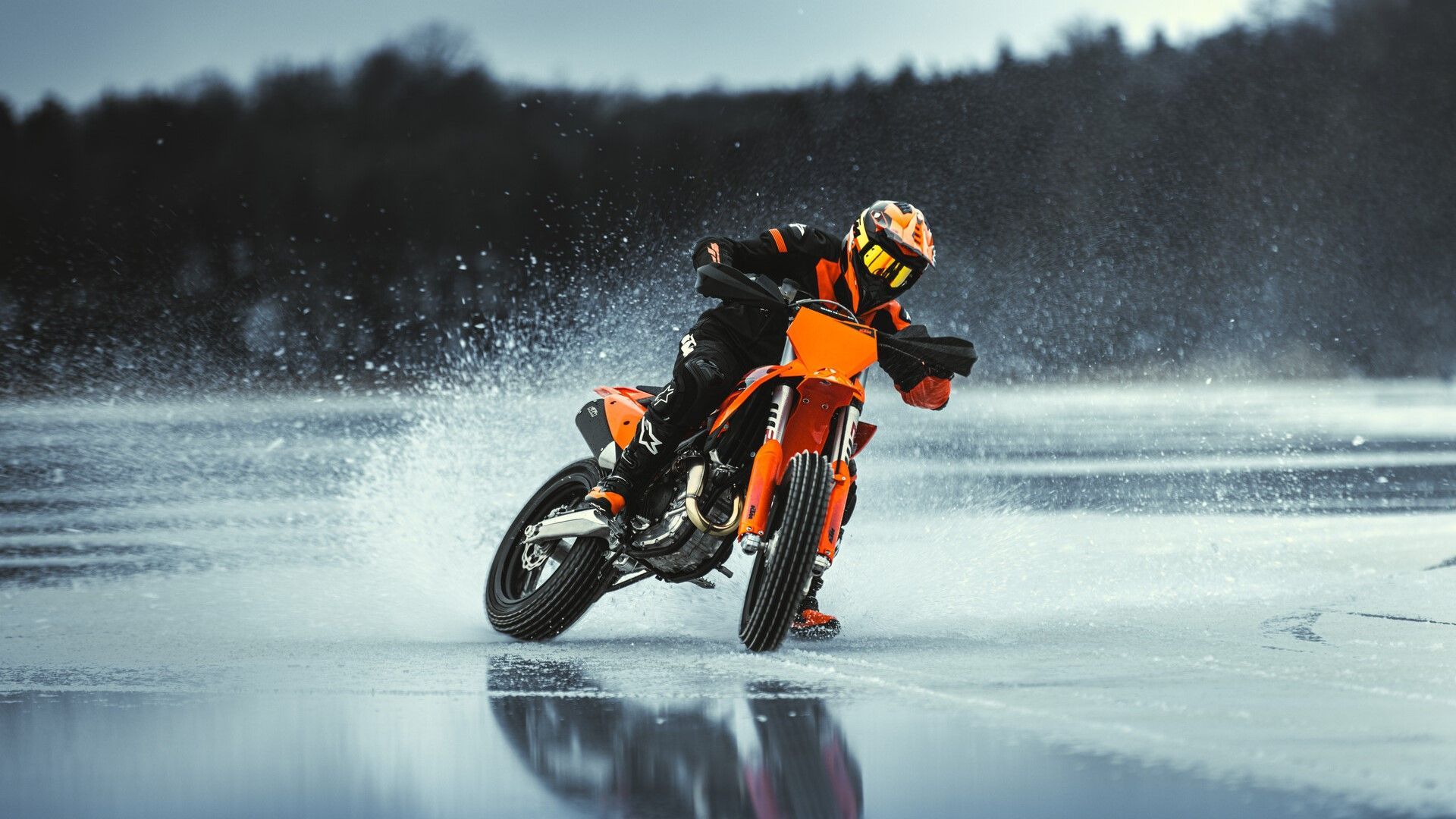 1920x1080 The 2025 KTM 450 SMR Is Here To Attack Japanese Rivals