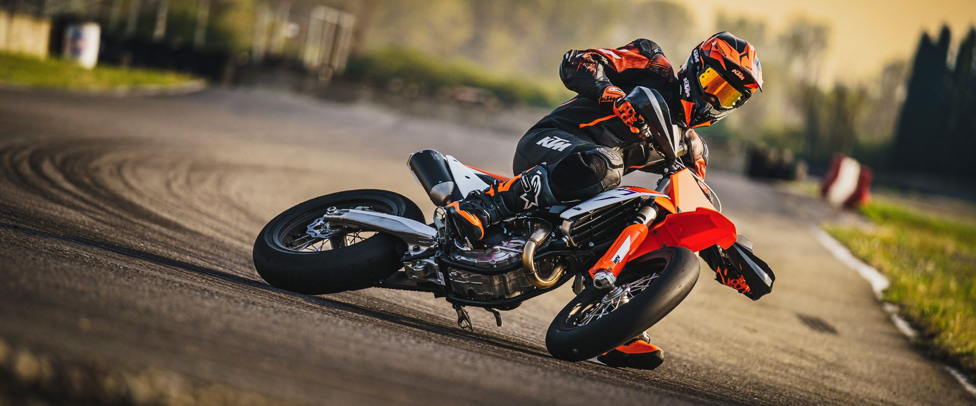 1920x800 New 2023 KTM 450 SMR Motorcycles in Kittanning, PA. Stock Number