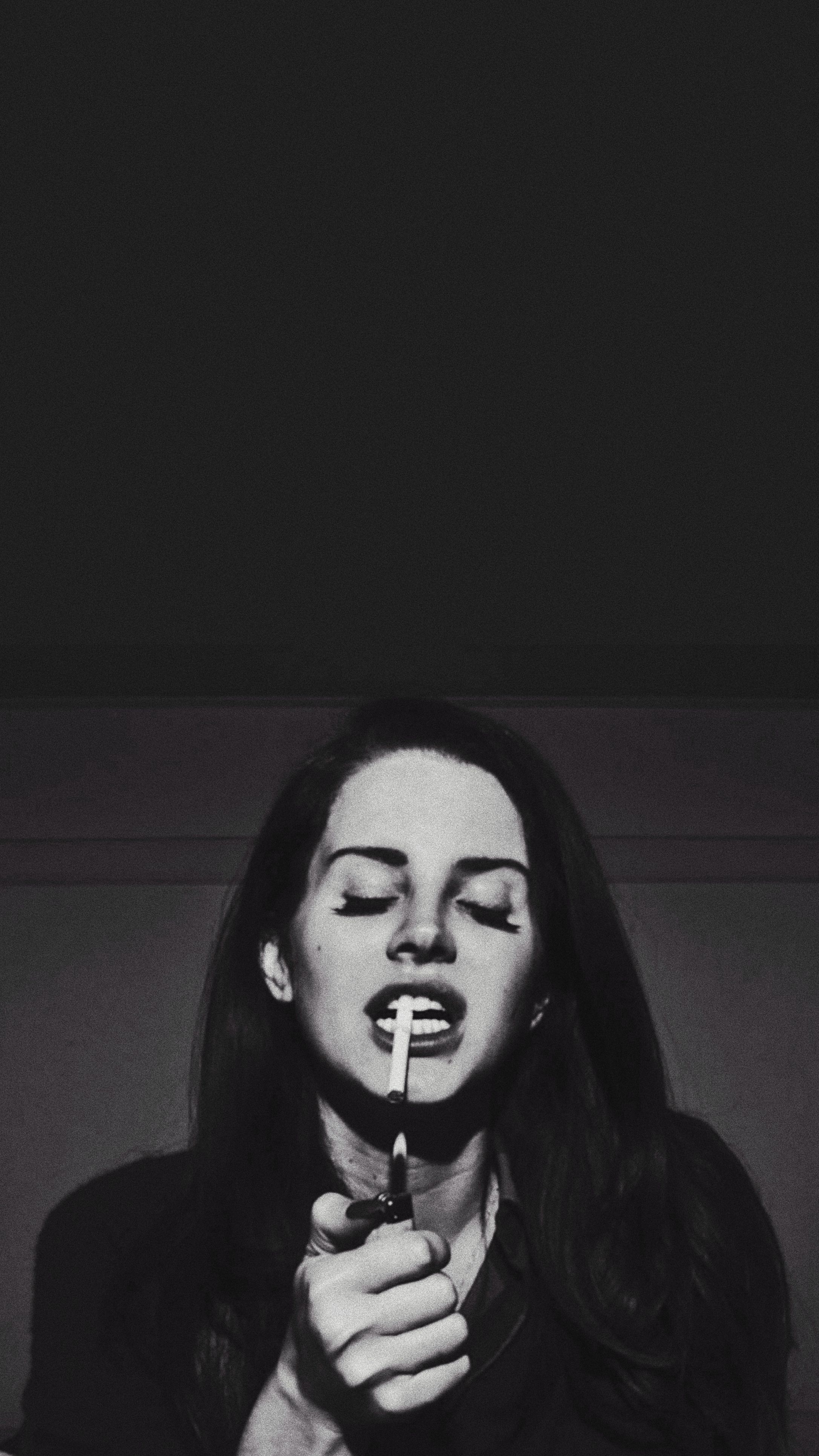 2172x3861 Lana Del Rey Smoking Wallpaper
