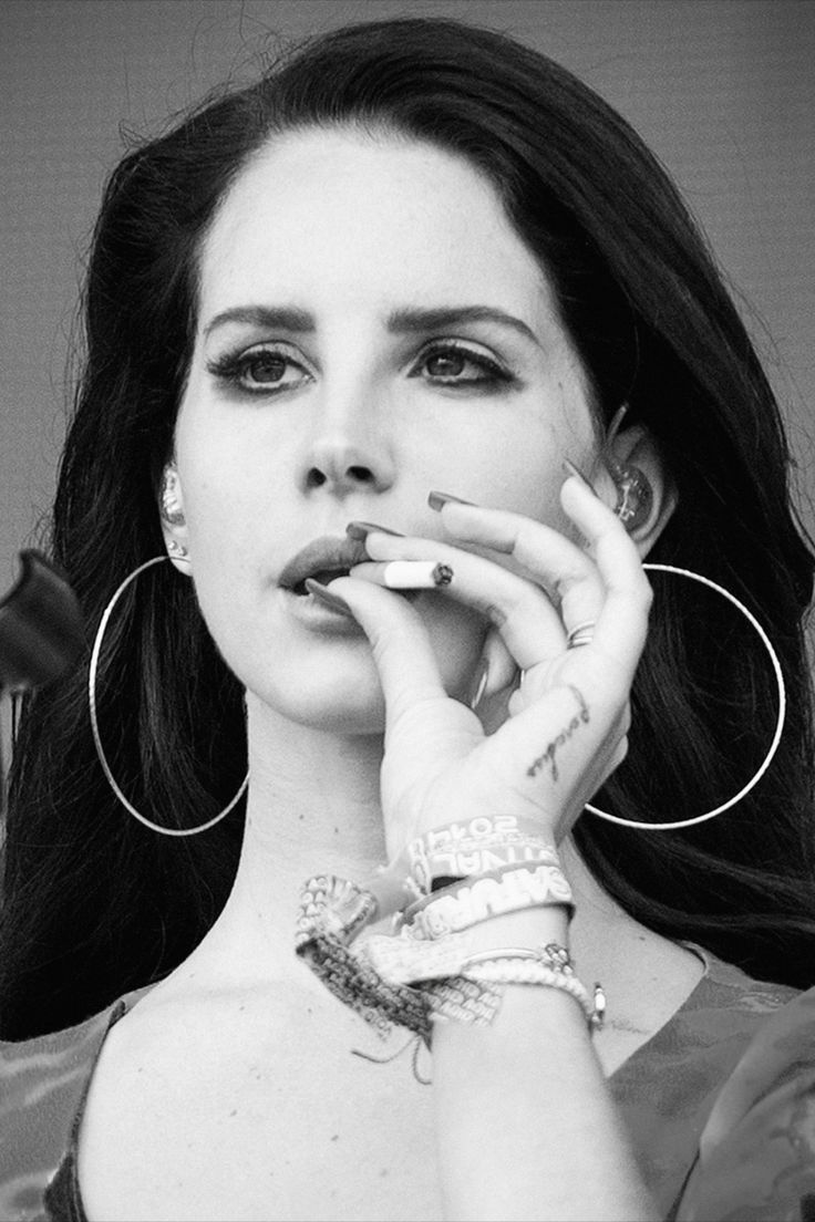 736x1104 Lana Del Rey Smoking in Concert Poster