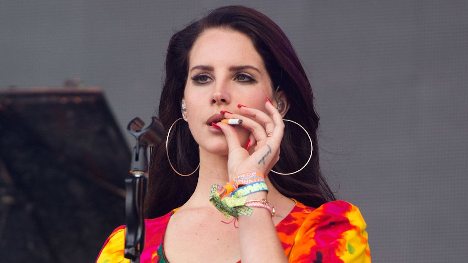 1600x900 Lana Del Rey Was Working At An Alabama Waffle House (Videos)
