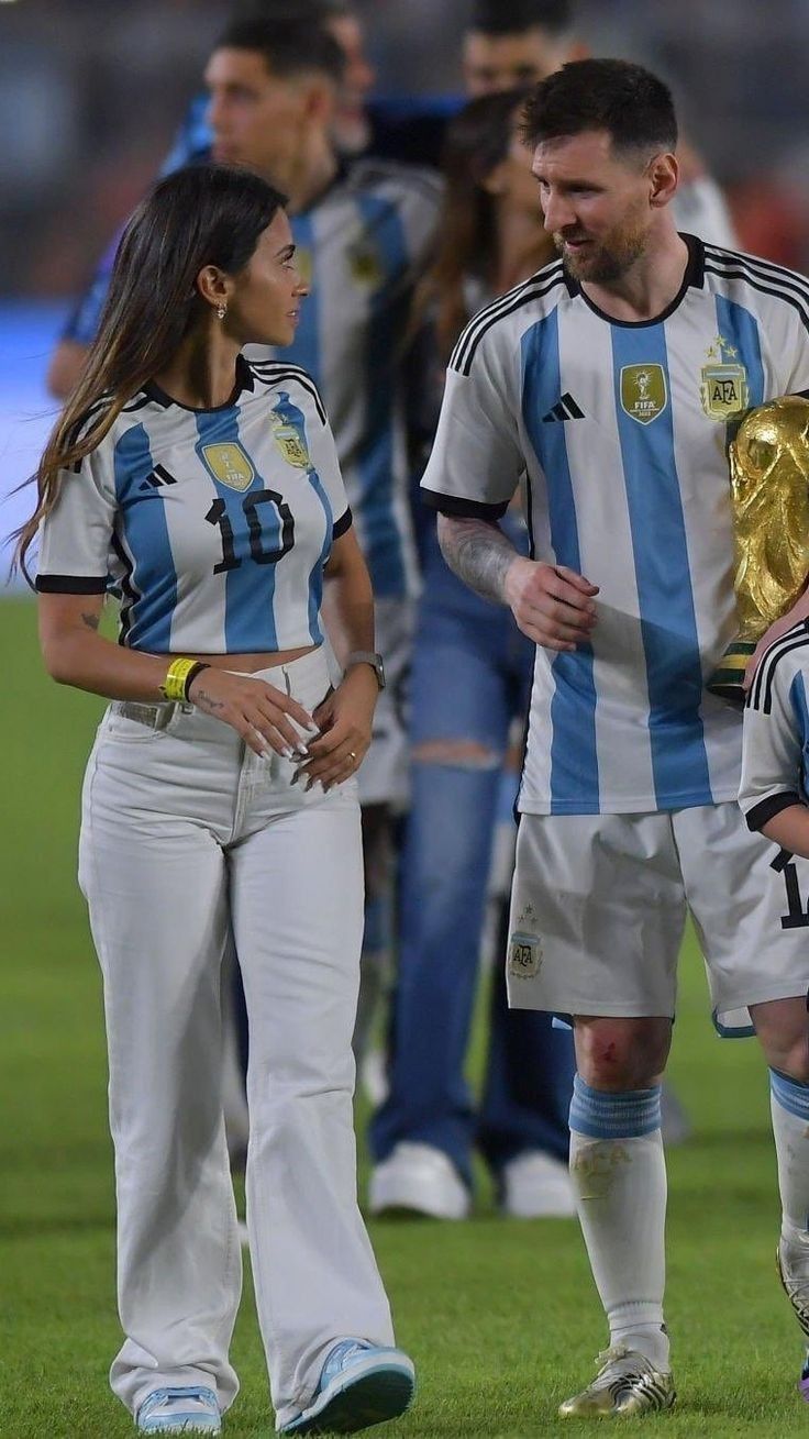 736x1309 Football wallpaper