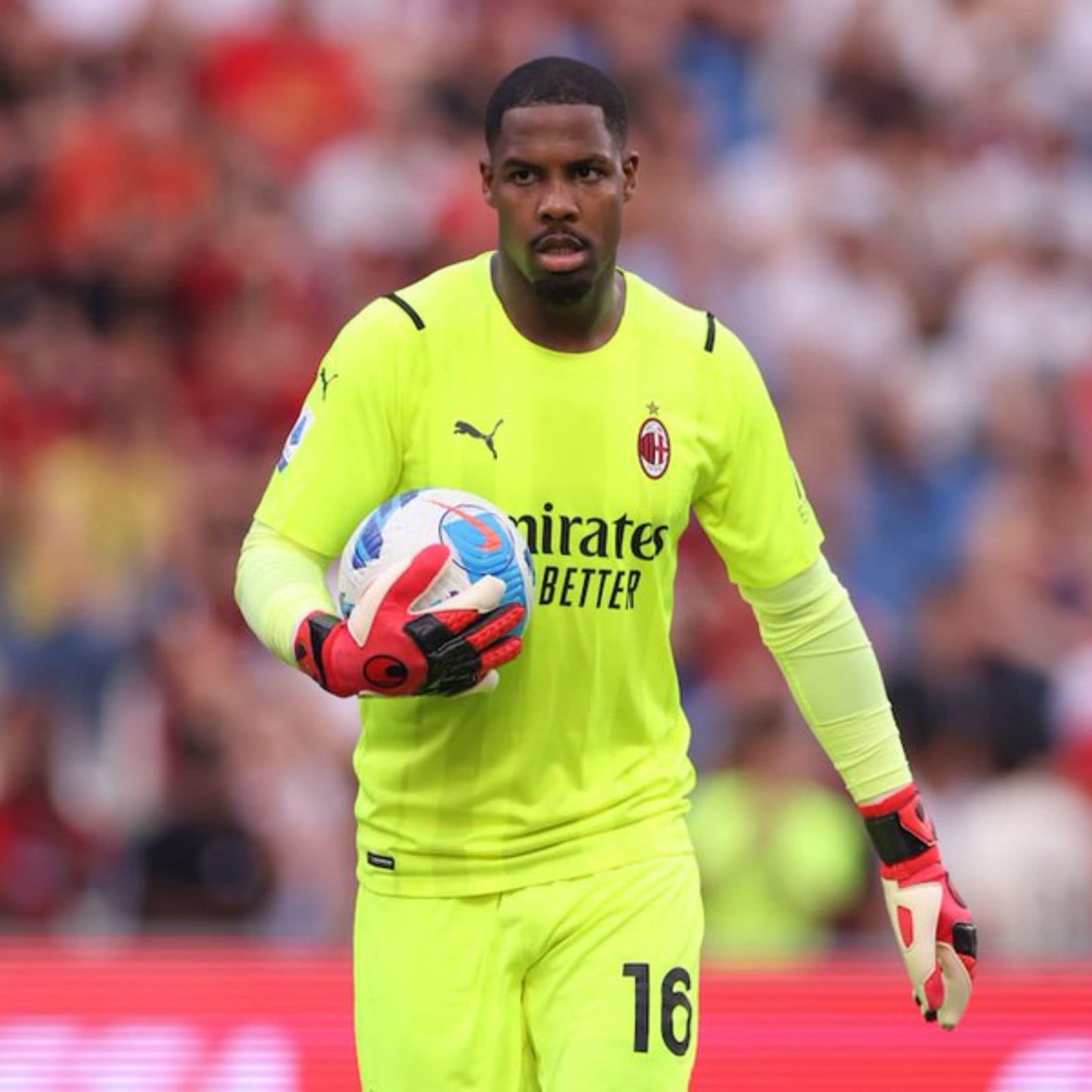1600x1600 Mike Maignan Unavailable for AC Milan Until January with Calf Injury