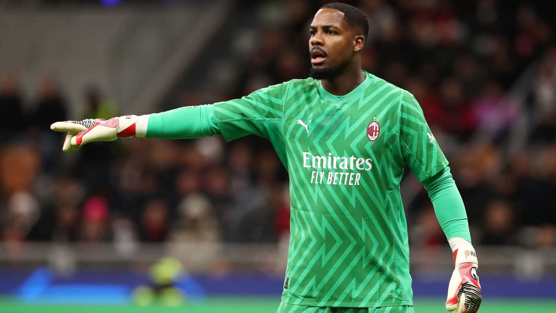 1920x1080 AC Milan clash with Udinese paused after Mike Maignan reports racist chanting to referee and walks off the pitch
