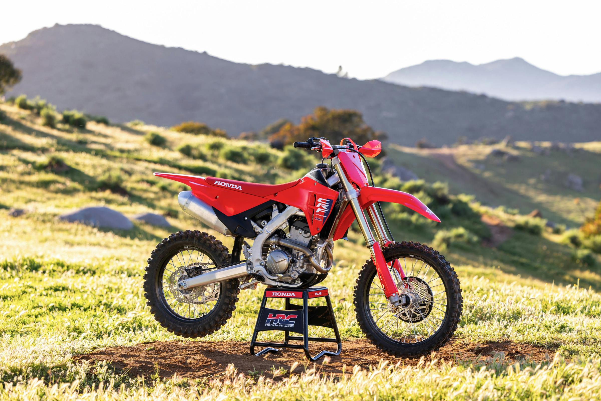 2400x1600 Honda's CRF RX X Line Pushes Latest Motocross Performance Off Road