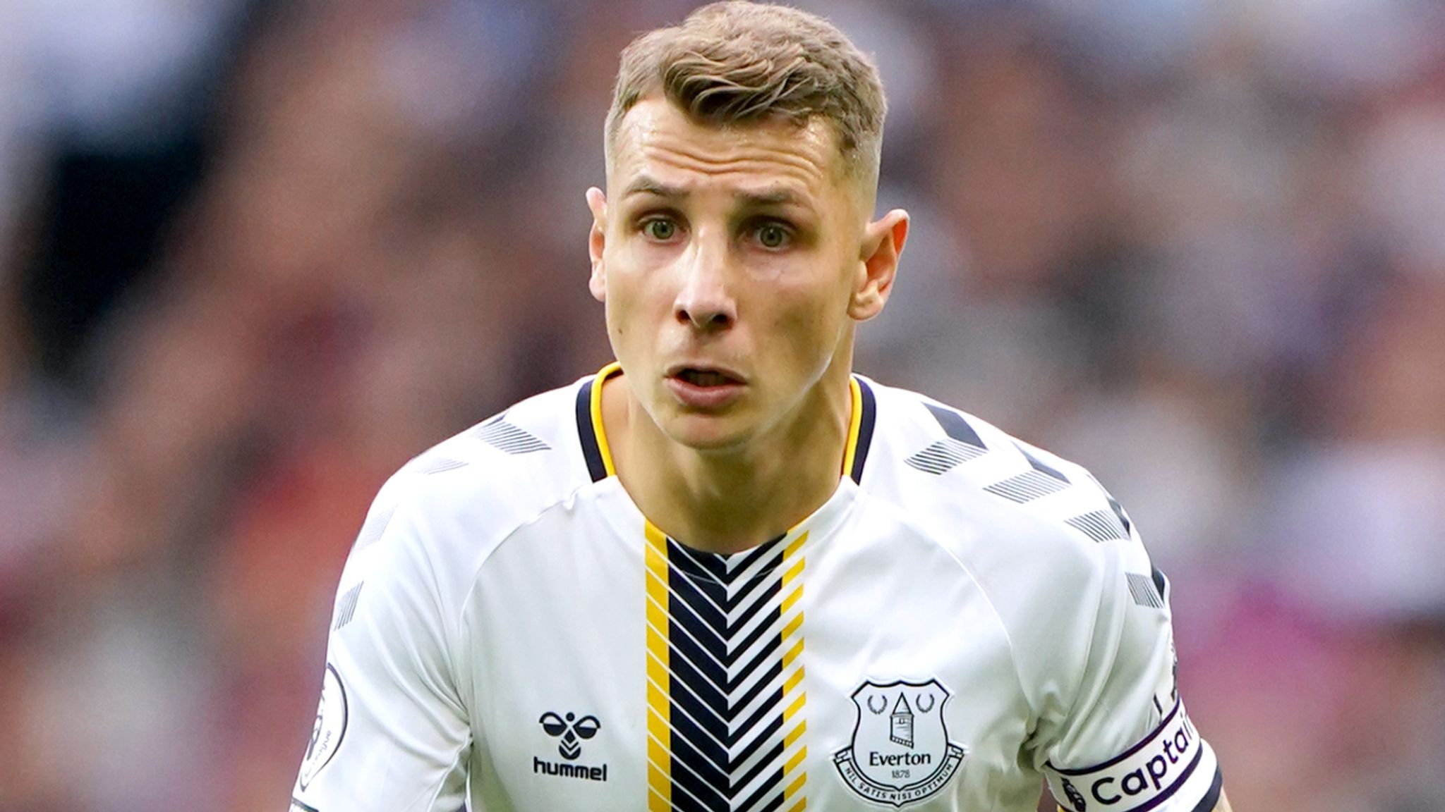 2048x1152 Lucas Digne: Everton defender wanted by Chelsea, Newcastle and West Ham