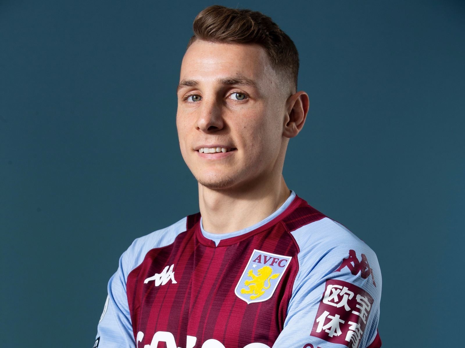 1600x1200 Premier League: Aston Villa Sign France Defender Lucas Digne from Everton