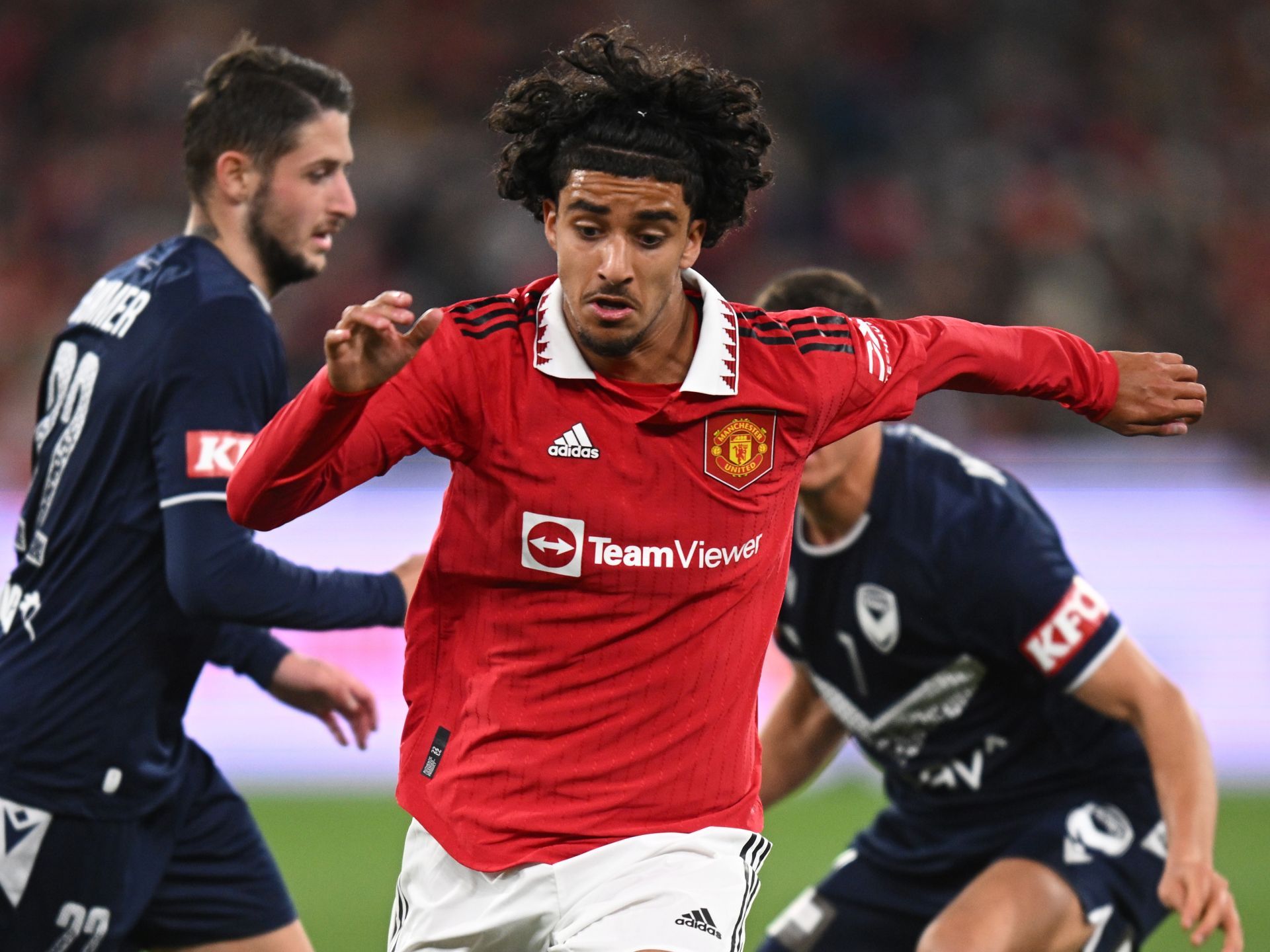 1920x1440 Playing like Zinedine' Utd fans go wild for starlet Zidane Iqbal after outrageous roulette skill in Melbourne win