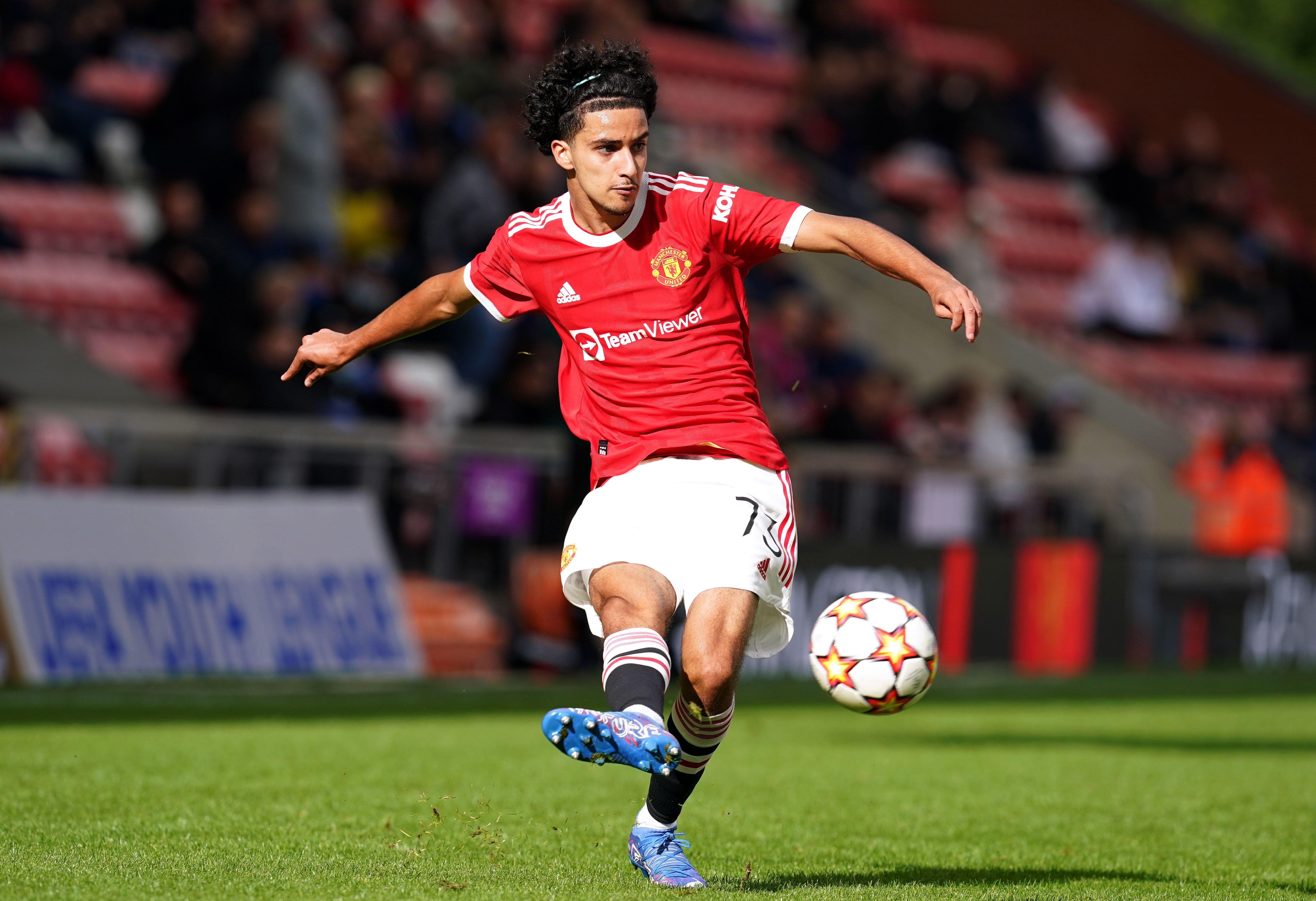 5225x3577 Zidane Iqbal responds to Man Utd fan about controversial transfer which has angered supporters