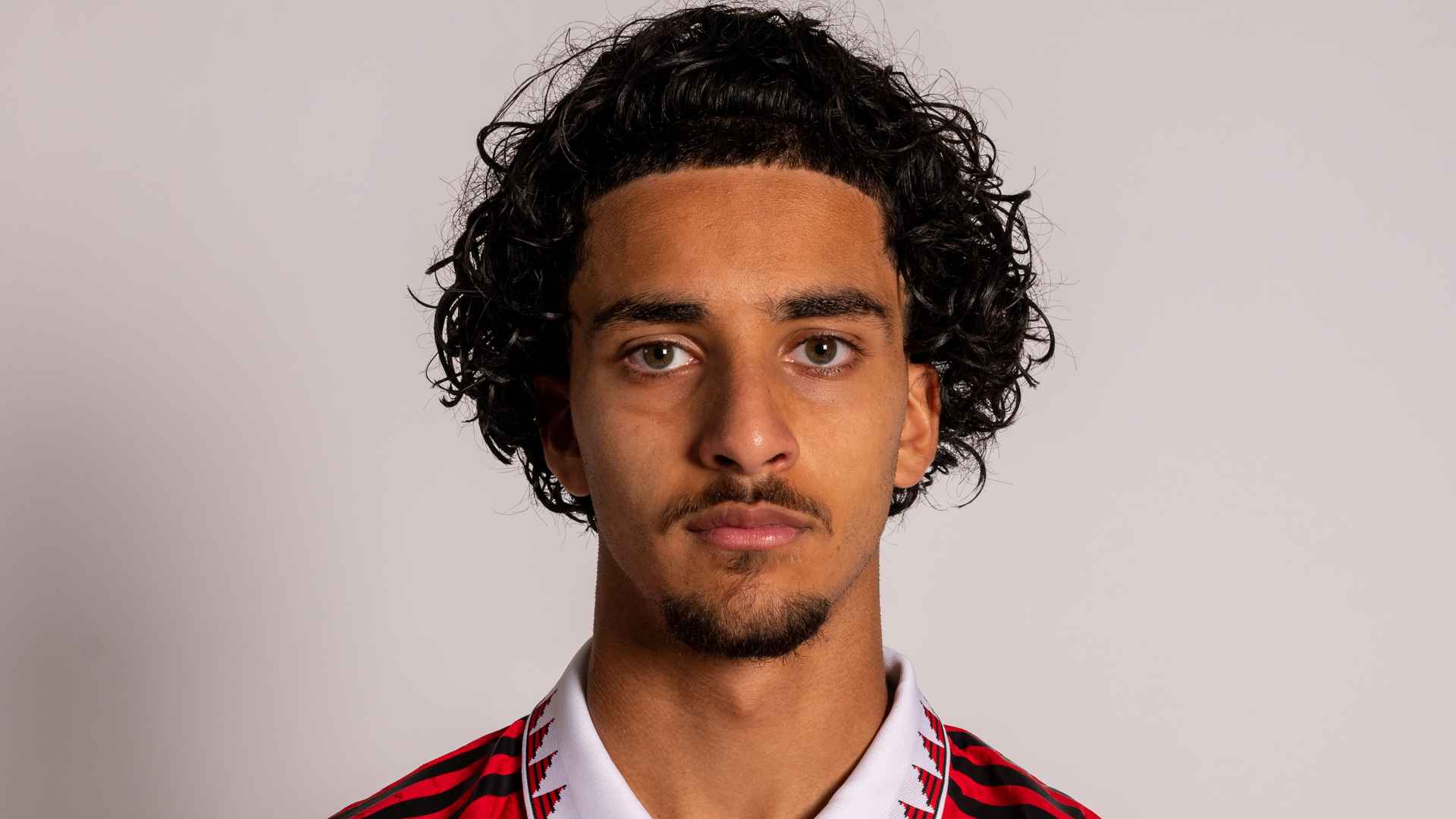 1920x1080 Zidane Iqbal names Barcelona, Liverpool midfielders as his two idols