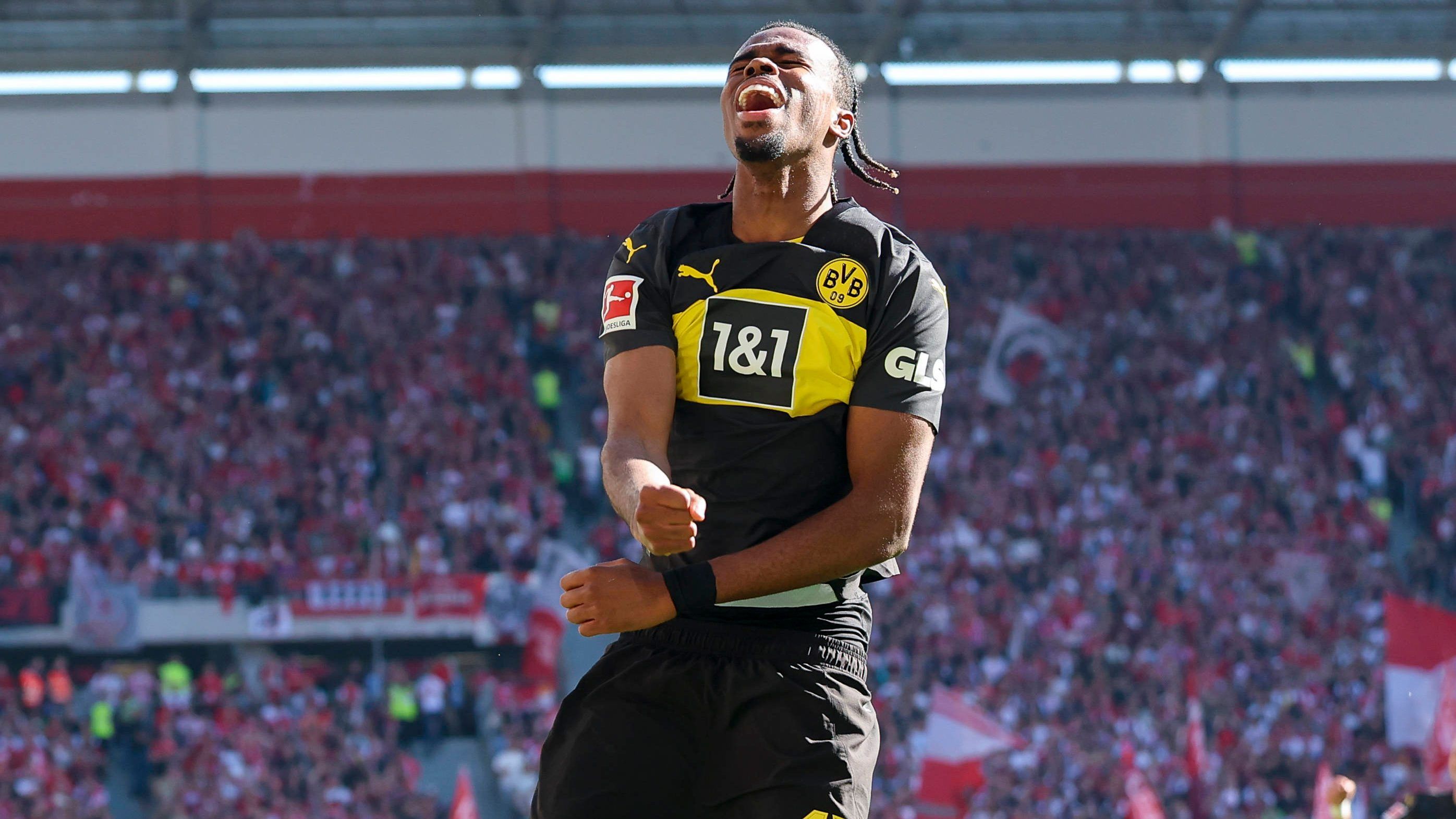 2792x1570 Borussia Dortmund sign Carney Chukwuemeka on permanent deal