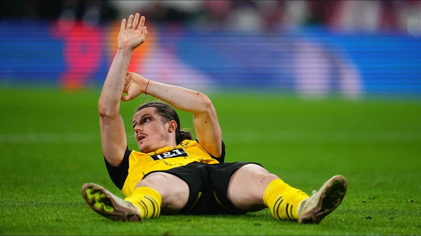 1600x900 Vodacom Soccer. News. Borussia Dortmund rocked by Marcel Sabitzer knee injury