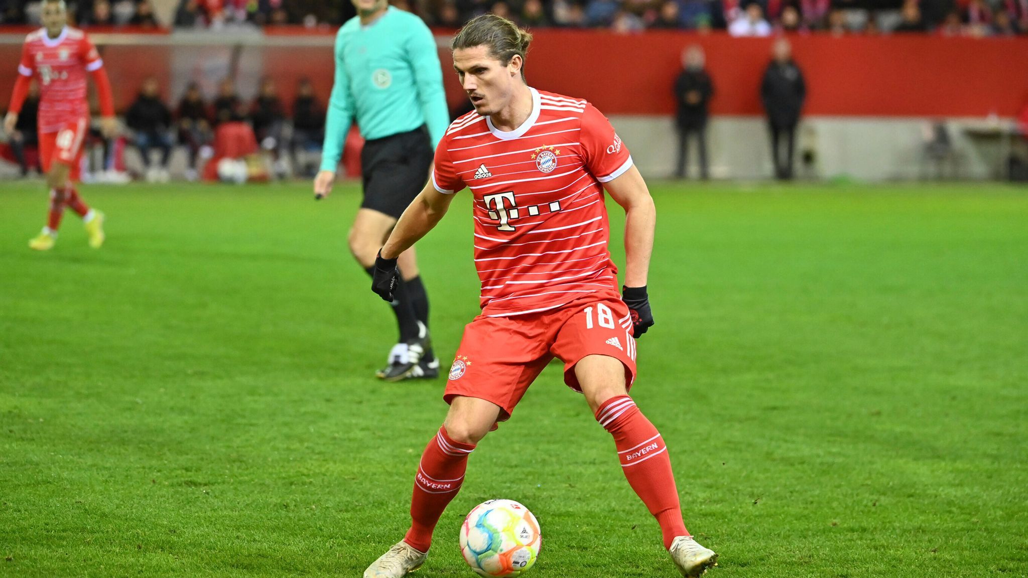 2048x1152 Sky Sport Germany's Uli Hoeler says both Manchester United and Chelsea have approached Bayern Munich over the potential signing of midfielder, Marcel Sabitzer