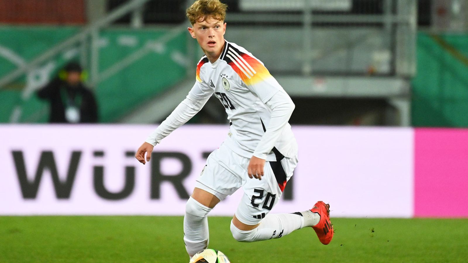 1600x900 Paul Wanner spricht über seine Zukunft beim DFB. Fußball News