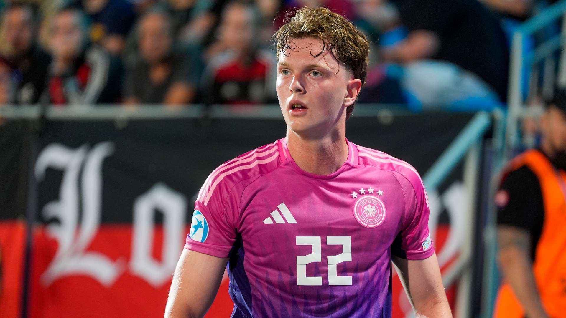 1920x1080 Hat nun einen riesigen Schritt vor sich: Diesen Plan hat der FC Bayern München mit Paul Wanner. Goal.com Deutschland