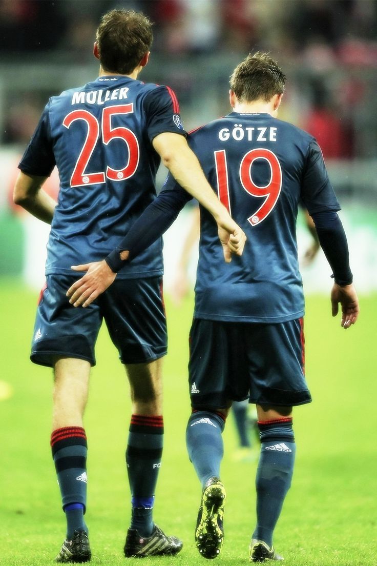 736x1104 Thomas Müller Mario Götze