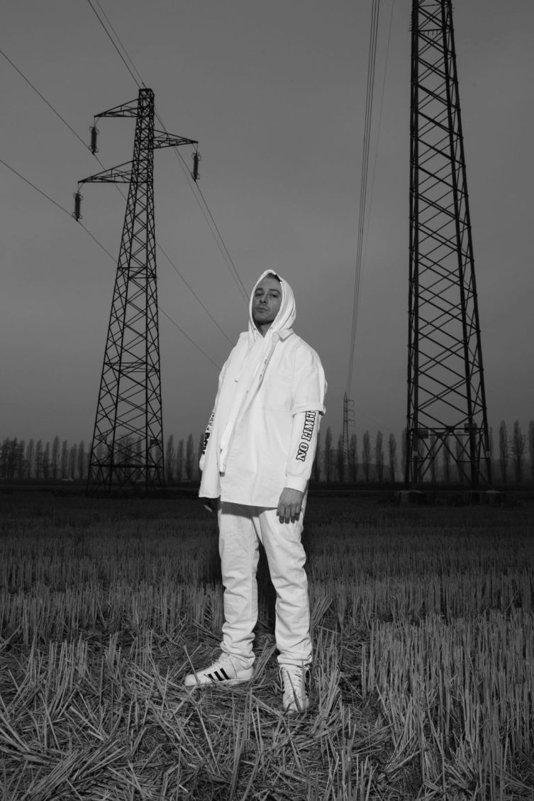 753x1129 musica, fabri fibra, tracklist, singolo, fenomeno, album nuovo, davide falco, dietrolanotizia.it, dietrolanotizia.eu, mondodisabile.it. Dietro la Notizia