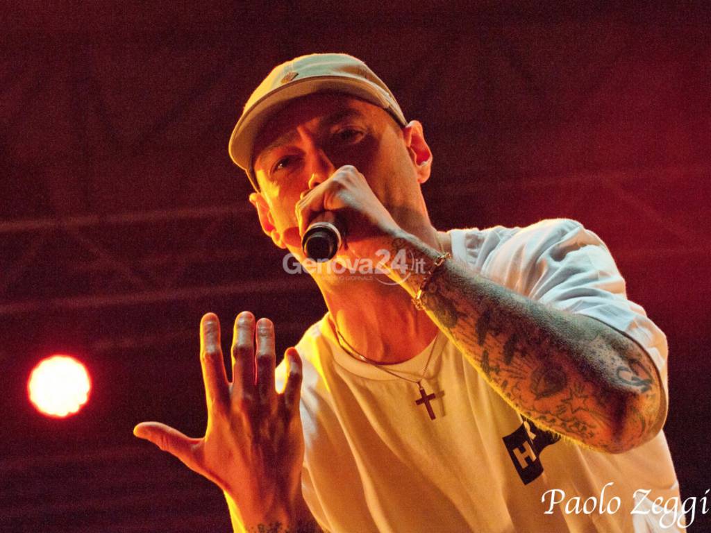 1024x768 Notizie di fabri fibra