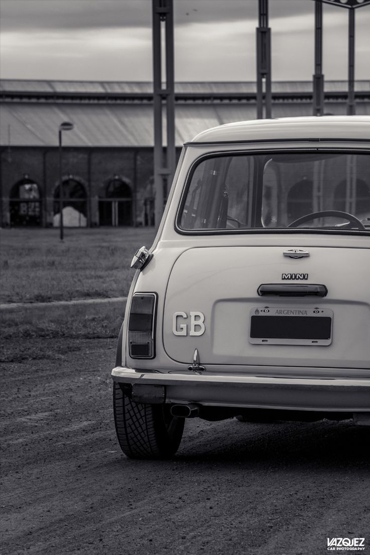 736x1104 Austin Mini 1000 HL