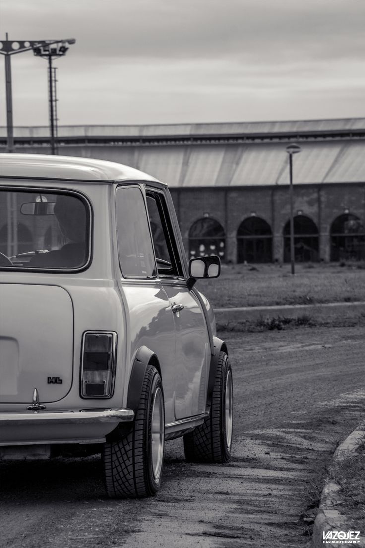 736x1104 Austin Mini 1000 HL