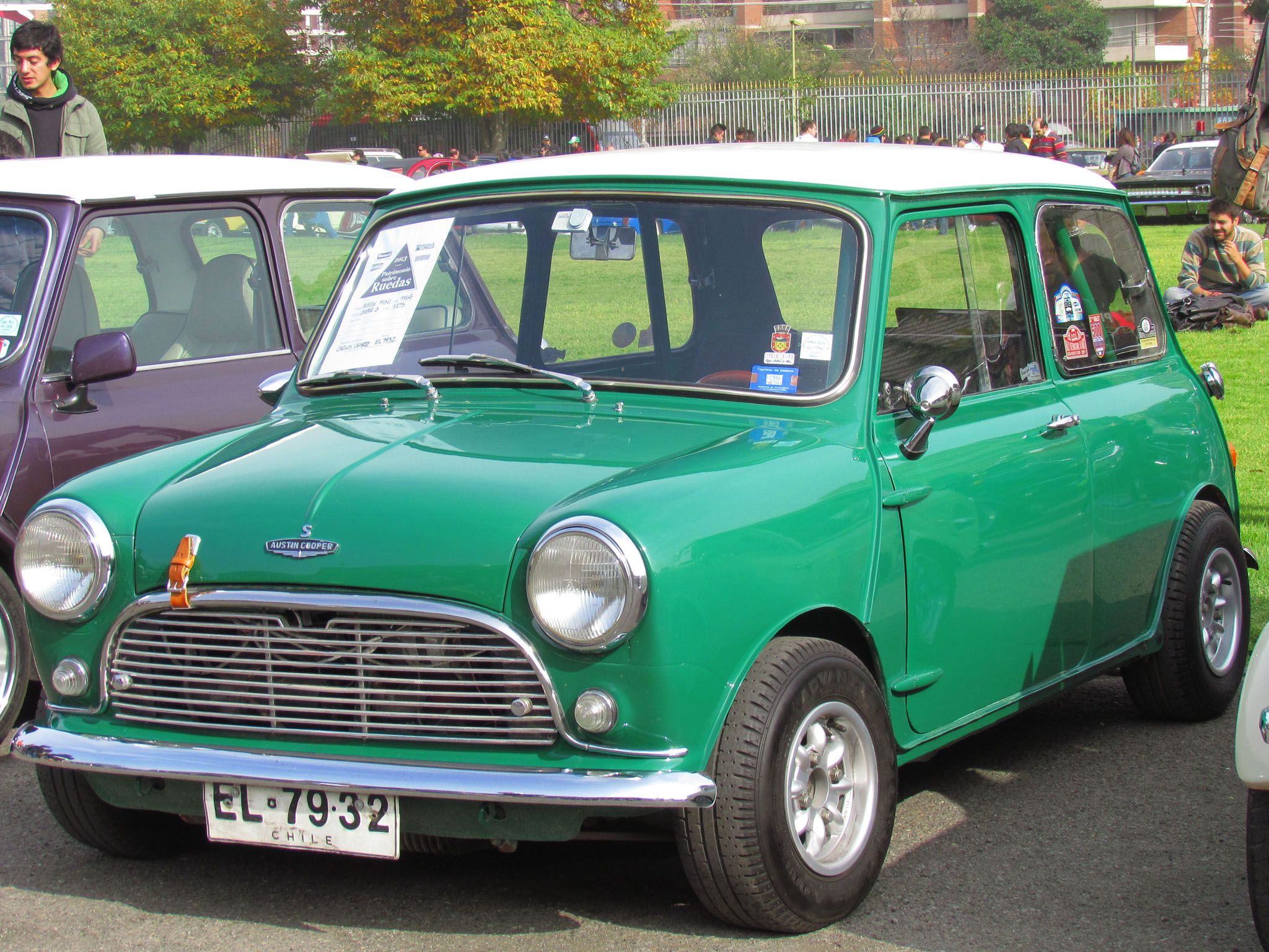 2048x1536 Austin Mini Cooper S