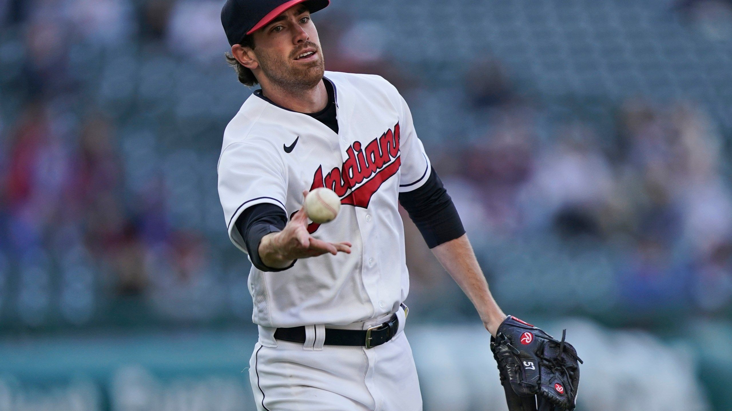 2560x1440 Shane Bieber extends own MLB strikeout record, Indians beat Cubs