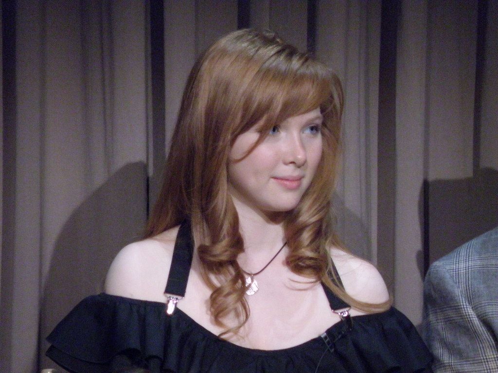 1024x768 Molly Quinn Castle Paley Event 10b