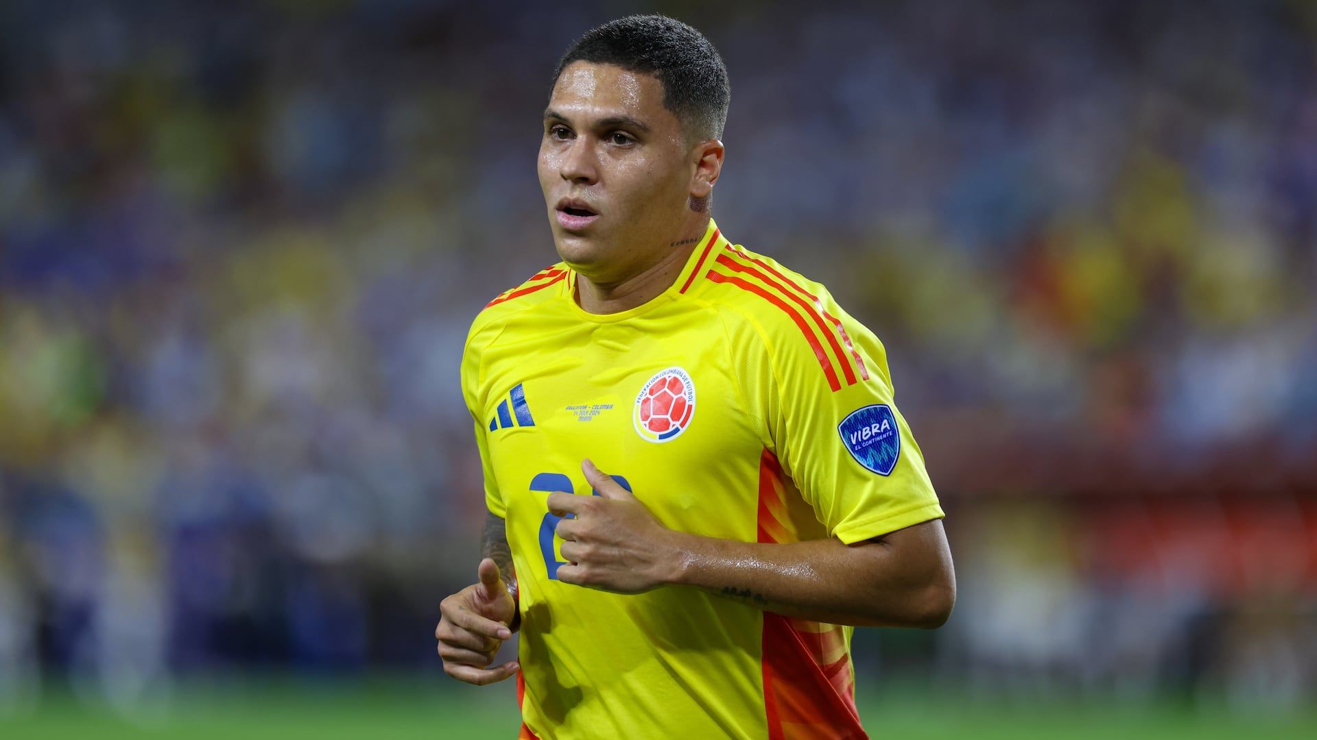 1920x1080 Video. Juan Fernando Quintero deslumbra con golazo ante Uruguay para abrir el marcador