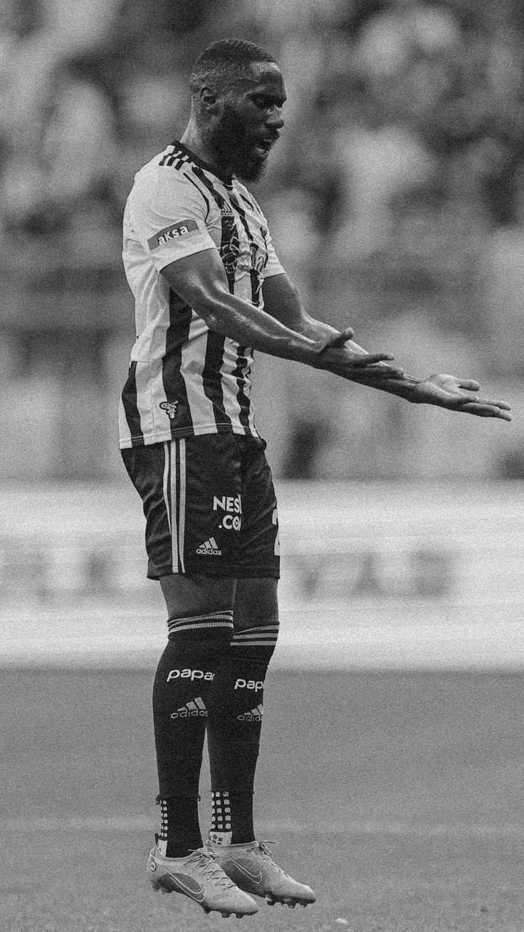 736x1308 Arthur Masuaku