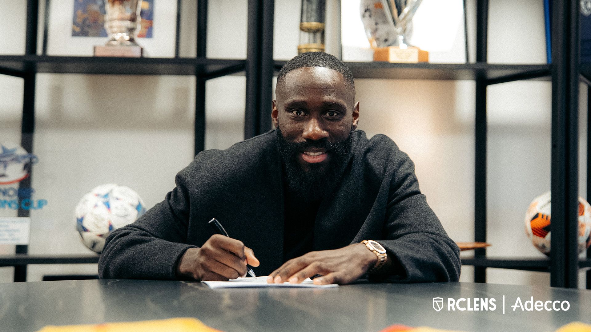 1920x1080 Arthur Masuaku, un joueur de devoir dans le couloir