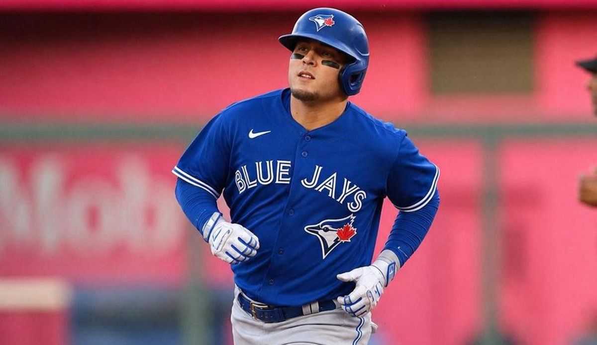 1200x695 Luis Urías conecta home run en su debut con los Blue Jays de Toronto en MLB
