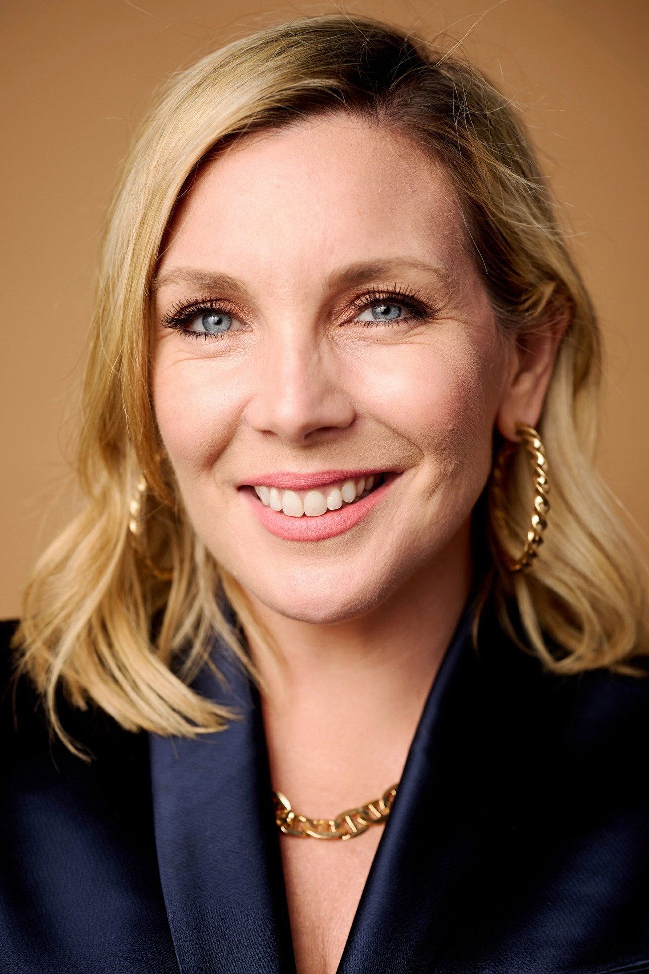 1303x1954 June Diane Raphael Image