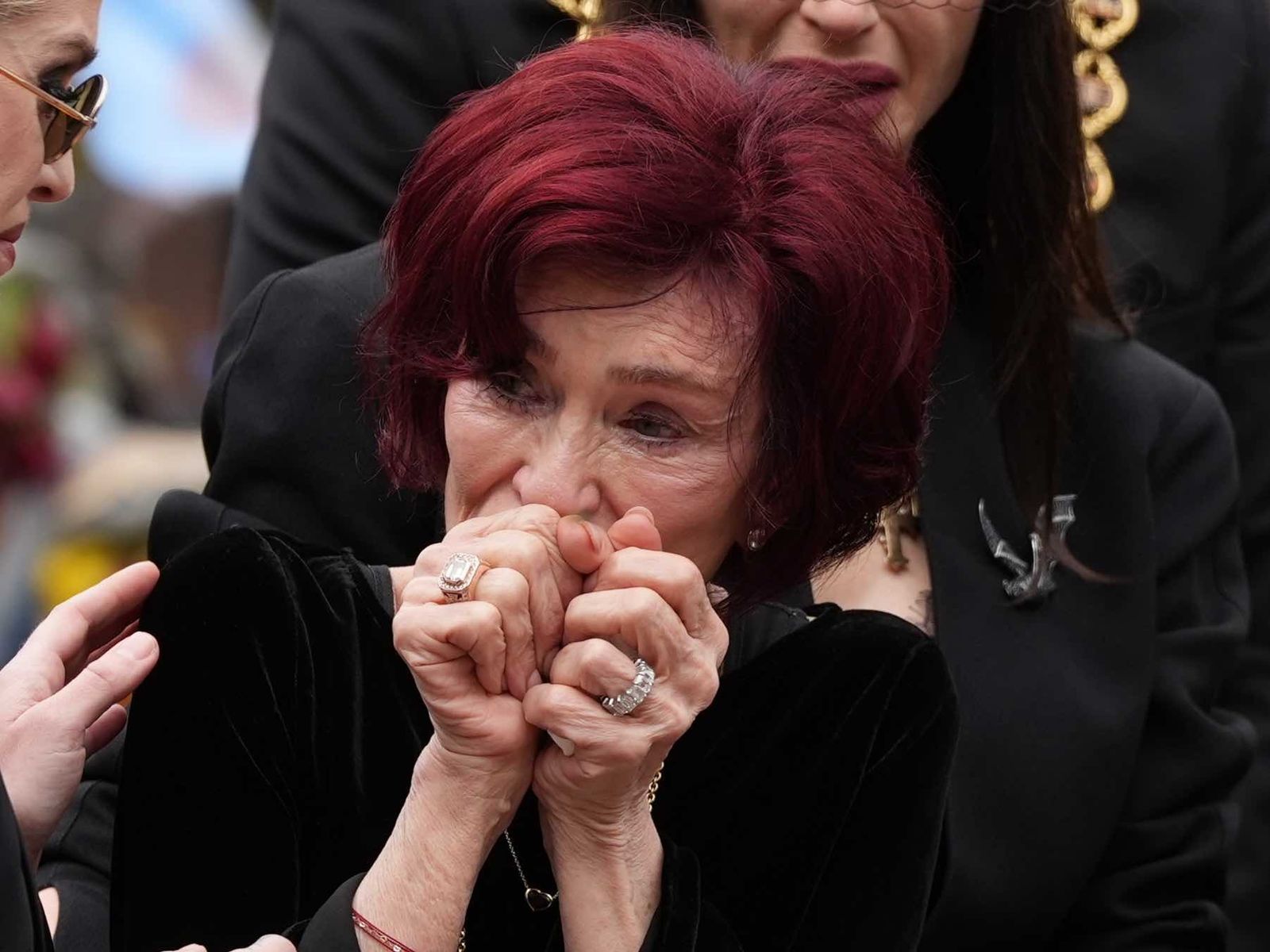 1600x1200 Sharon Osbourne distraught and in tears at Ozzy Osbourne's funeral