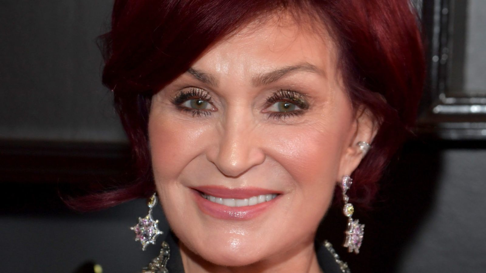 1600x900 What a transformation! Sharon Osbourne debuts new look as she embraces grey hair