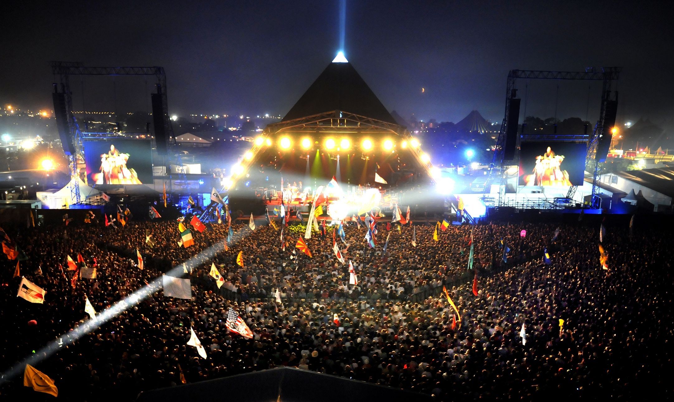 2164x1292 Glastonbury Wallpaper